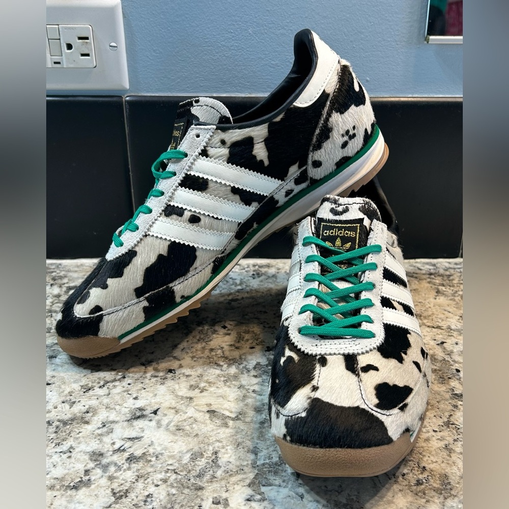 Adidas Men's Cow Print Sneakers with Teal Laces - Picture 3 of 13